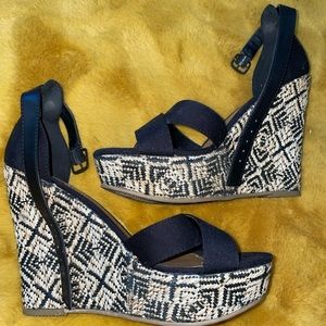 MIA Espadrille Wedge w/ patterned heel ~ Size 7